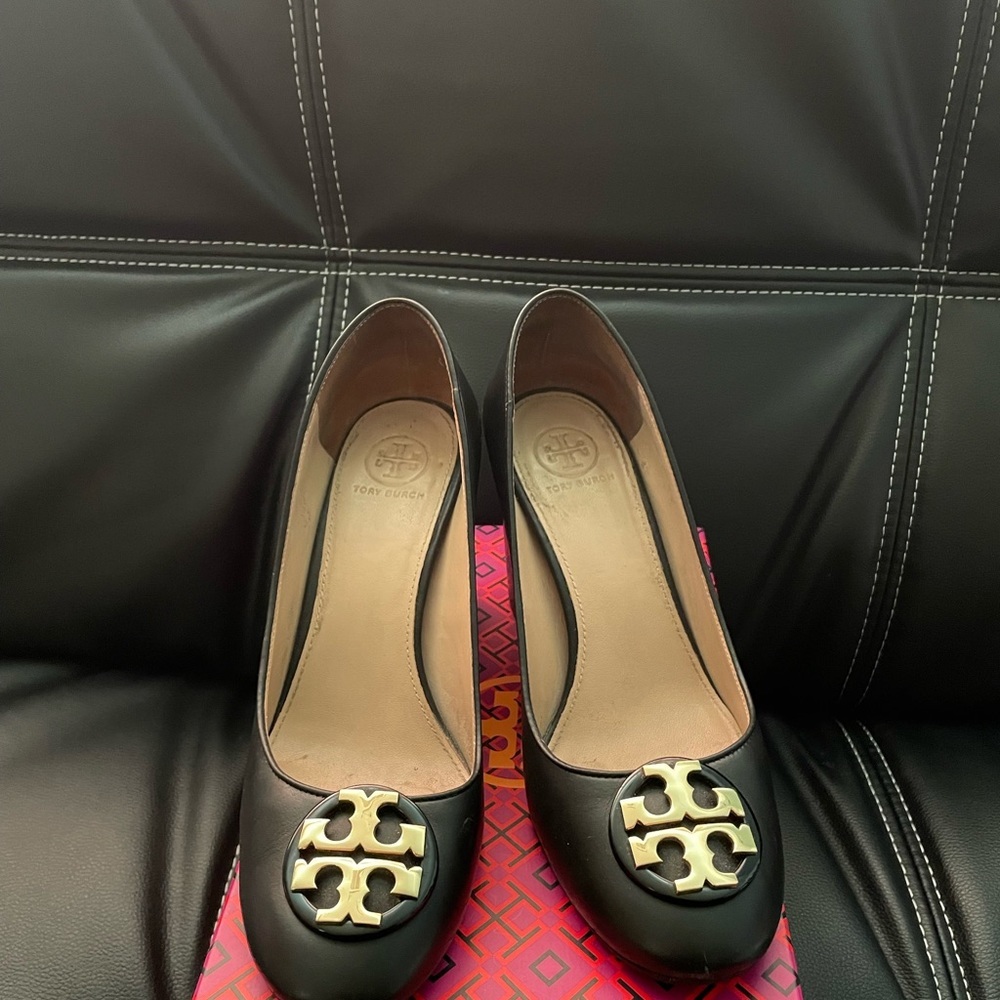 COPY - Authentic  Tory Burch With Gold Logo